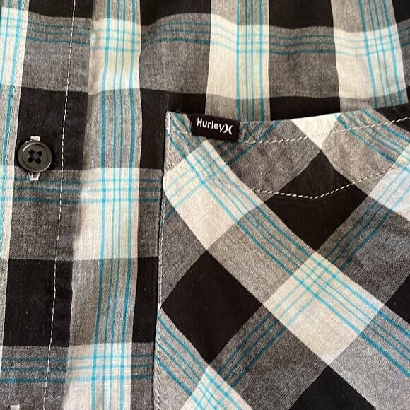Hurley Short Sleeve Button Down Shirt Size Medium GUC Black/gray - Picture 6 of 6